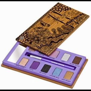 NWOT Urban Decay Eye Palette